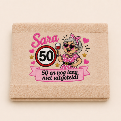 Handdoek Sara 50 jaar en nog lang niet uitgeteld